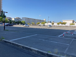 堺市立斎場の特徴3 24時間最大400円 最大150台可能な駐車場