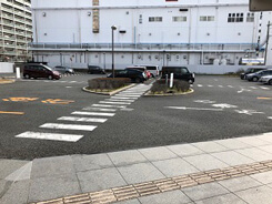 大阪市立鶴見斎場の特徴3 駐車場は無料、最大47台駐車可能