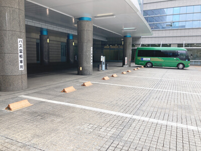 大阪市立北斎場 霊柩車・バス専用駐車場