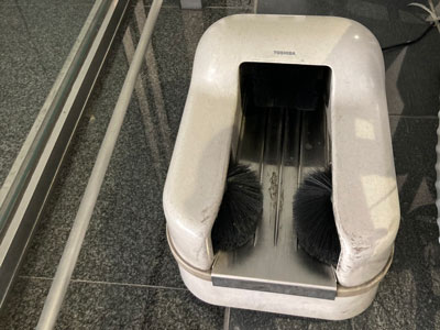 堺市立斎場自動靴磨き