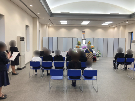 【大阪市立瓜破斎場 家族葬】大式場を利用した通夜・葬儀の実例｜費用・流れ・火葬まで詳しく解説