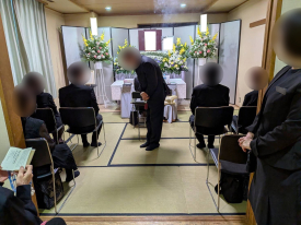 大阪市立北斎場で行う家族葬｜小式場を利用した創価学会友人葬の実例・費用・流れを詳しく解説【大阪市営斎場】
