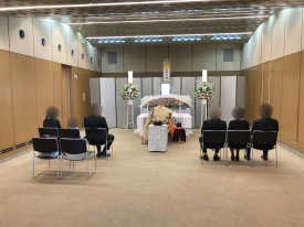 【大阪市立北斎場 家族葬】中式場で行った6名の一日葬｜実際の費用・葬儀の流れ・アクセス・駐車場を詳しくご説明