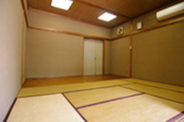 小林斎場の親族控室