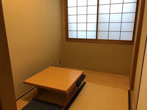 大阪市立鶴見斎場の寺院控室